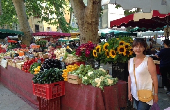 Okay technically this is Aix-en-Provence but you get the idea. Oui, c'est moi and oh how I wish I were there this June!